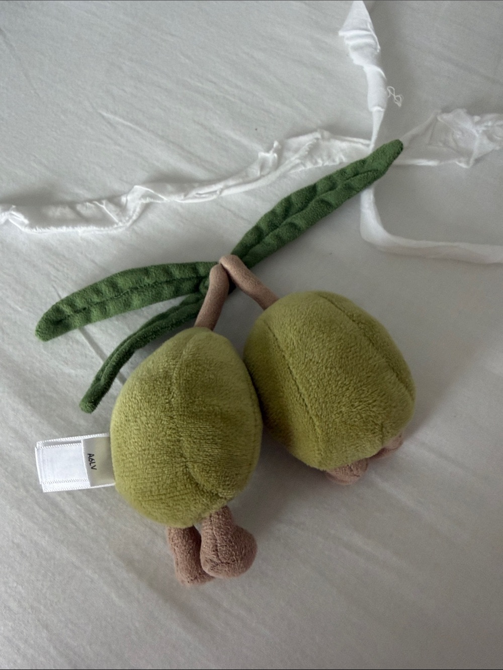 Olive JellyCat - Picture 3 of 3